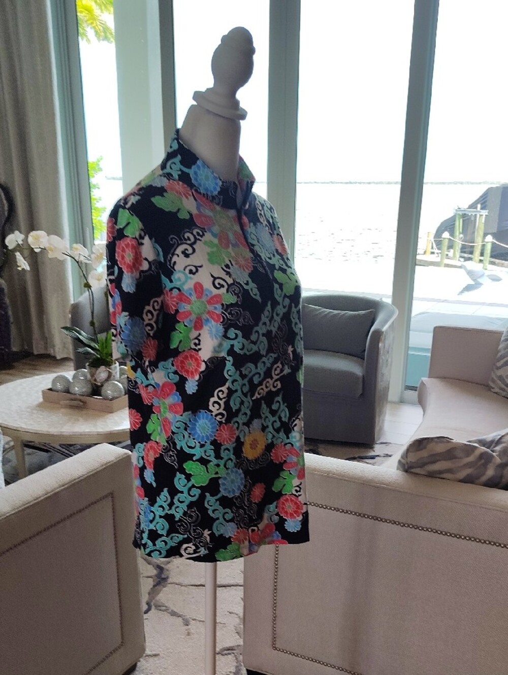 IBKUL Activewear UPF 50 Black Floral Mandarin-Collar Short Sleeve Tennis Top - Picture 6 of 7
